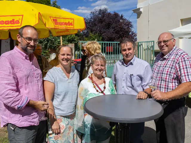 Philip Nigst von der Uni Wien, Marjolein Bosch von der Österreichischen Akademie der Wissenschaften, Museumsdirektorin Walpurga Antl, Bürgermeister von Angern Robert Meißl und Gemeinderat Franz Buchmann . | Foto: Regina Courtier