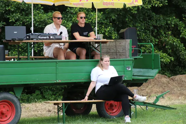 das Schiedsrichter Team  
  