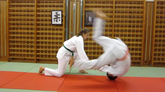 Ein Wurf durch das gar nicht schwache Geschlecht.