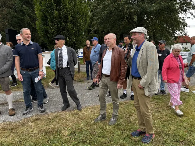 Heinz Oberndorfer, Eduard "Edi" Gruber, Max Hiegelsberger und Christian Skopec bei der Rallye in Meggenhofen. | Foto: MeinBezirk