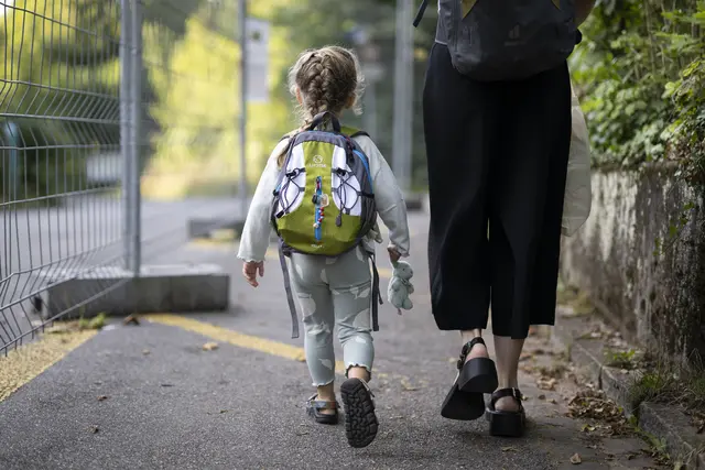 Außerdem ist man – nicht zum ersten Mal – Spitze bei den Betreuungseinrichtungen, die einen Vollzeitjob von Mama und Papa möglich machen. (Symbolbild) | Foto:  ANTHONY ANEX / Keystone / picturedesk.com
