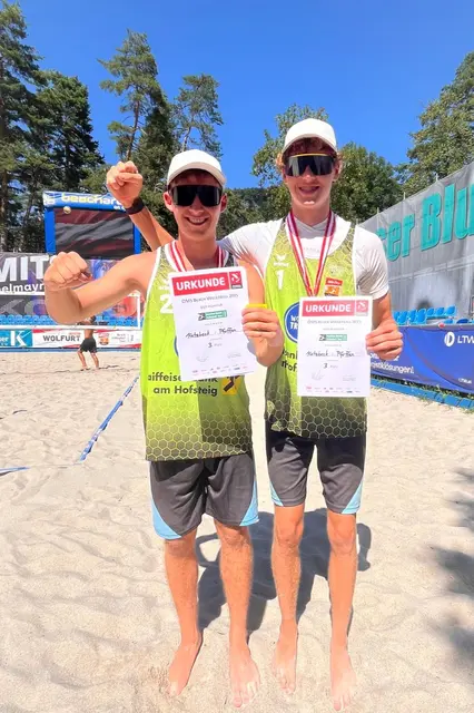 Platz 3 für Sebastian Pfeffer mit Partner Moritz Katzbeck bei der österreichischen U19-Meisterschaft in Wolfurt.  | Foto: UGV Frauenkirchen