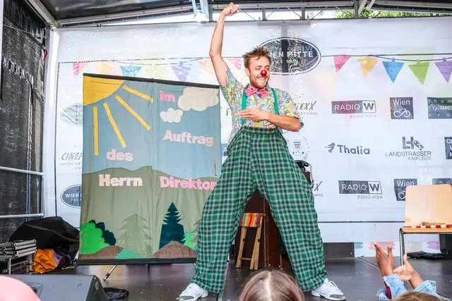 Das "Theater OLE" sorgte bei Jung und Alt für so manchen Schmunzler.  | Foto: Sunla Mahn