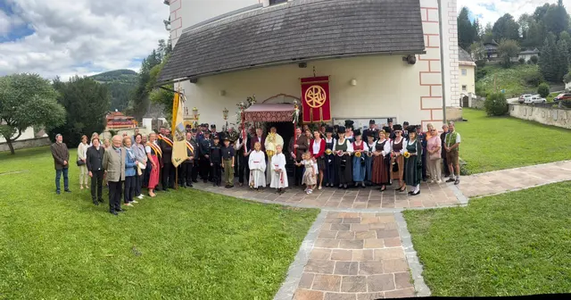 Die Freiwillige Feuerwehr, der Kameradschaftsbund sowie die Trachtengruppe Klein St. Paul waren Teil des Kirchweihfestes. | Foto: Privat