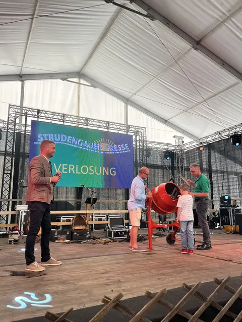Glücksengerl im Einsatz. | Foto: Strudengauer Messe