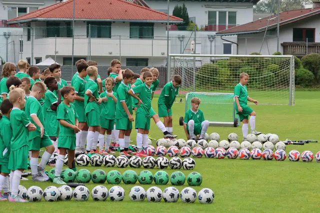 Bei den 9. Völser Kids Days stand nicht nur der Fußball im Fokus, sondern vor allem die Gemeinschaft.  | Foto: Völser SV