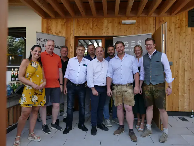 SIGES übergab den Schlüssel des neuen Kindergartens an die Gemeinde Piesendorf. | Foto: SIGES Salzburger Immobilien GesmbH