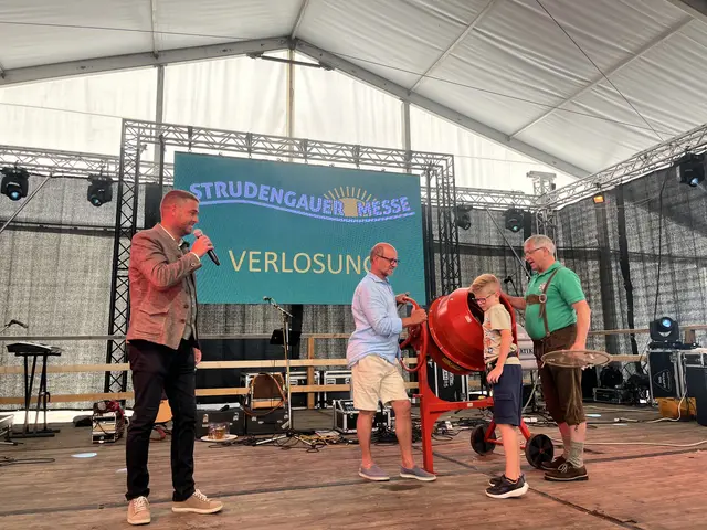 Glücksengerl im Einsatz. | Foto: Strudengauer Messe