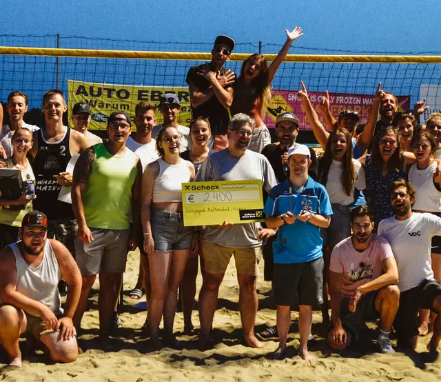 2.400 Euro wandern in den Charity-Topf und kommen dem Unified-Team des VSC Graz zugute. | Foto: Saßtaler Charity Mixed