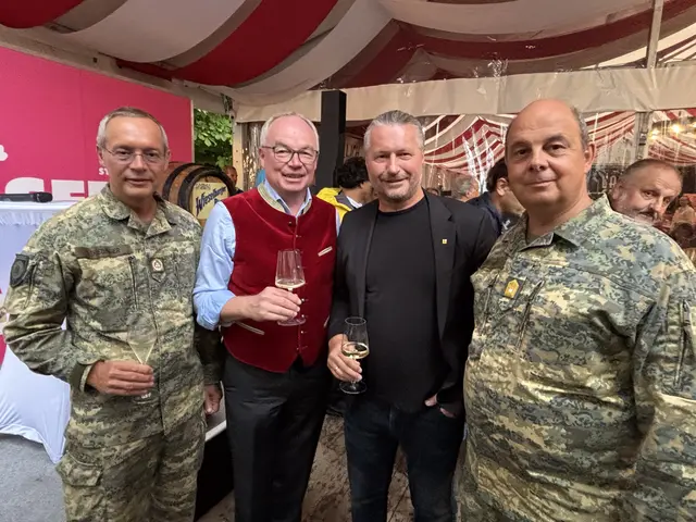 Bei der Eröffnung | Foto: Schütz