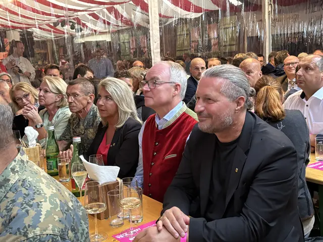 Festgesellschaft | Foto: Schütz