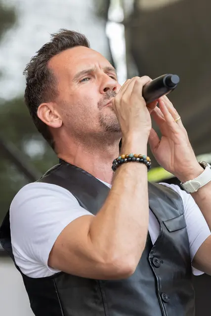 Johann Rosenhammer heizte dem Publikum musikalisch ein.  | Foto: Rene Brunhölzl