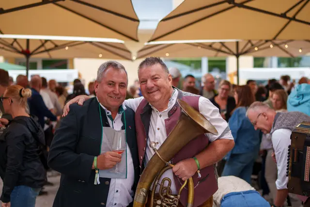 Bürgermeister Bernhard Karnthaler (ÖVP) ließ sich die Feier nicht entgehen. | Foto: Johannes Friedl