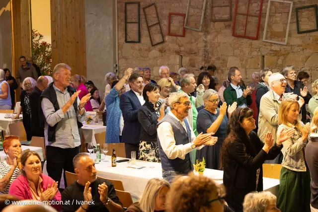 Mitklatschen und Mittanzen angesagt für das Publikum. | Foto: www.cine-motion.at / Ivanek