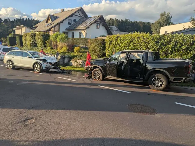 Der Unfall ereignete sich in St. Stefan-Afiesl. Die Autos kollidierten frontal. | Foto: FF St. Stefan am Walde