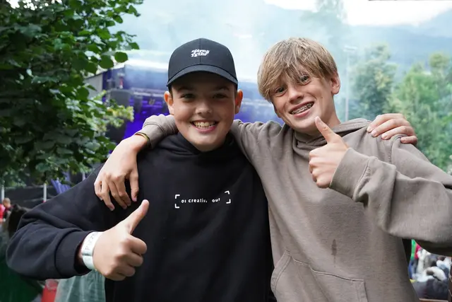 Junge und junggebliebene Fans waren begeistert vom Konzert. | Foto: Nicole Hettegger