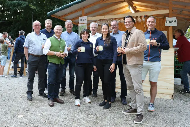 Leopold Kaiblinger, Markus Mayrhofer, Vize-Bgm. Eduard Sanda, Johann Kellner, Petra Herzog, Manfred Korntheuer, Magdalena Puxbaum, Josef Leckel, Bürgermeister Bernhard Heinl, Ferdinand Donabaum. | Foto: Musikverein Michelhausen, Dominik Riedmayer