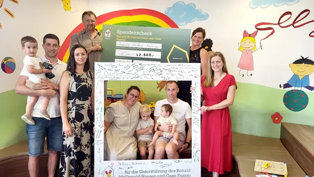 Familie Kasinger überreicht 12.800 Euro ans Ronald McDonald Haus in Passau. | Foto: McDonald’s Kinderhilfe Stiftung