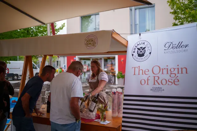 Der Genussmarkt in Lanzenkirchen verwandelte sich dieses Mal in einen "Weingenuss". | Foto: Johannes Friedl