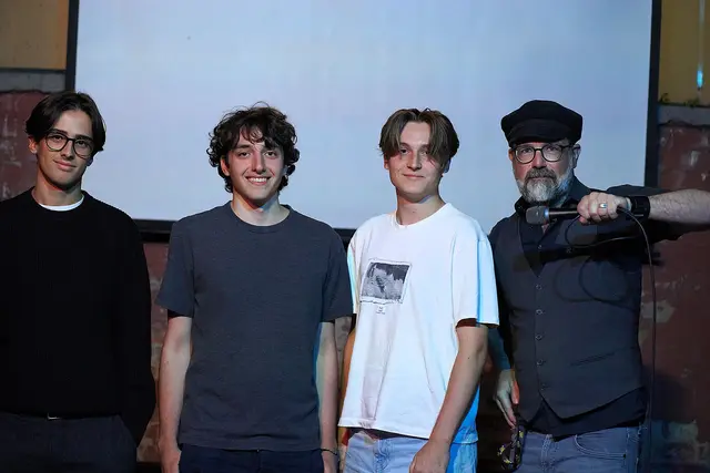 Lukas Ratka, Fynn Prünster und Artur Irmler stellten sich den vielen Publikumsfragen zu ihren Filmen mit Gastgeber Conrad Heßler vom Triebwerk. | Foto: Foto: Verein Jugend &amp; Kultur / Steiner