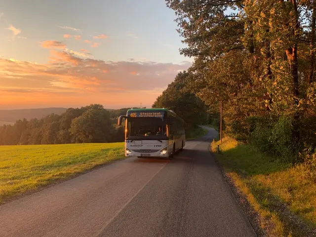 Regionalbus der NÖVOG unterwegs. | Foto: Paul G. Liebhart