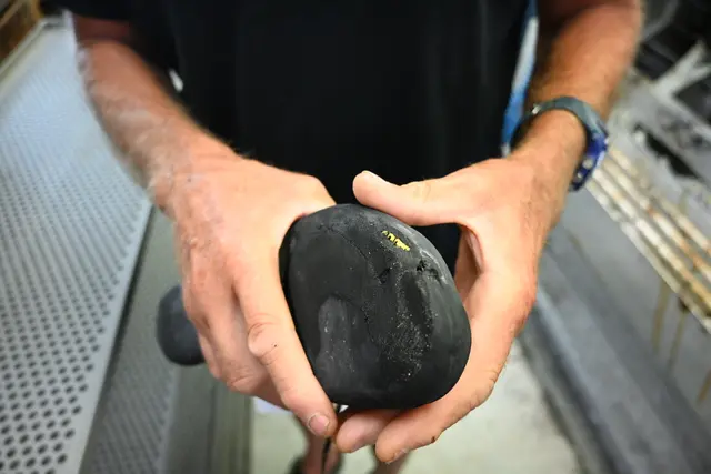 Ein Schuh, der nach dem Abzug des Gummis leider zeigte, dass es keine Hoffnung mehr gibt. | Foto: Königer