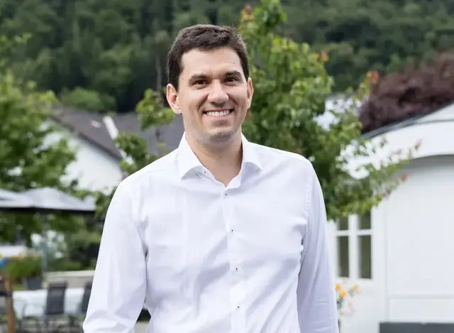 Alexander Kalcher steht hinter "Alex2Go". | Foto: Nina Hladil von nhpictures