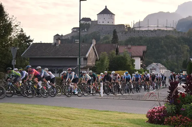 Das 1.500-starke Starterfeld beim Kufsteiner Radmarathon war schon am Vorabend bis auf den letzten Platz ausgebucht. | Foto: © Friedl Schwaighofer
