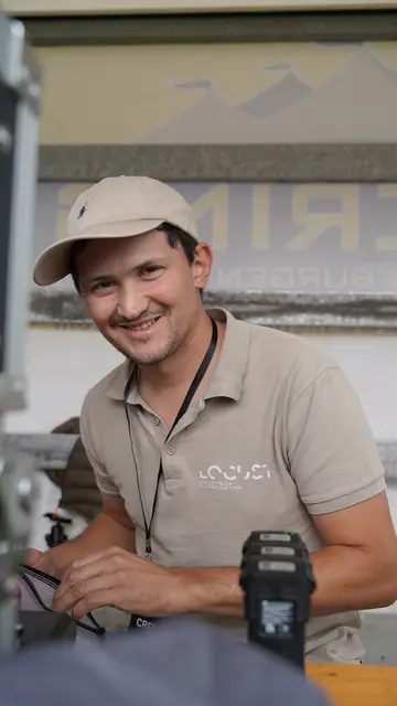 Manuel Mellacher von Locustmedia Filmproduktion war mit seinem Team für die Videoübertragung auf die LED-Wall verantwortlich. | Foto: Jud Motorsport