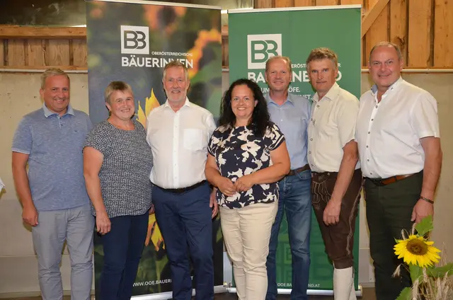 Von links: NR Bgm. Michael Hammer, Elisabeth Mair, Wilhelm Windisch, Landes- und Bezirksbäuerin Johanna Haider, Bauernbund-Direktor Wolfgang Wallner, Bauernbund-Bezirksobmann Peter Preuer und LAbg. Bgm. Josef Rathgeb | Foto: OÖ Bauernbund