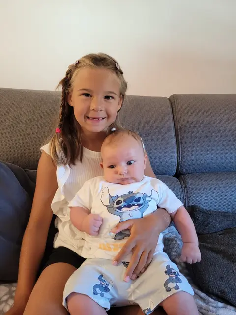 Herzlichen Glückwunsch: Lukas Pötsch und die stolze große Schwester Sarah. | Foto: Marktgemeinde Lanzenkirchen