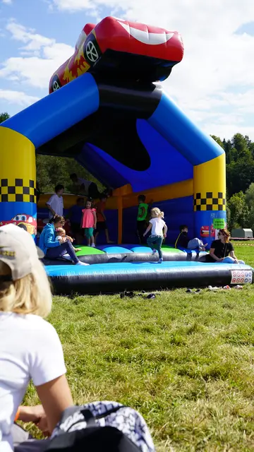 Die Hüpfburg war stets gut besucht. | Foto: Jud Motorsport
