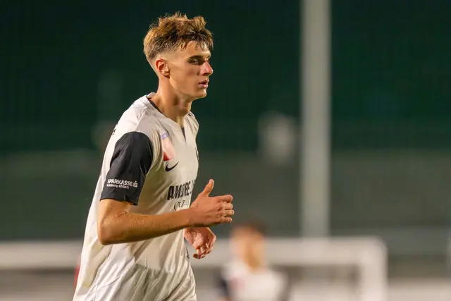Luka Zivanovic musste nach seinem Ausschlus das Spielfeld vorzeitig verlassen. | Foto: GEPA-Pictures