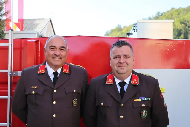 HBI Franz Guggi (re) und OBI Martin Raber laden mit ihren Kameraden zum Feuerwehrfest in St. Oswald. | Foto: Edith Ertl