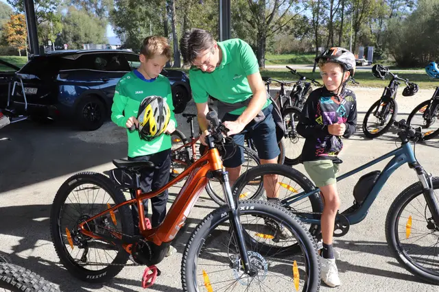 Von 8.30 bis 16 Uhr werden bei der Erzherzog-Johann-Halle in Obertiefenbach kostenlose E-Bike-Checks angeboten. | Foto: Alfred Mayer