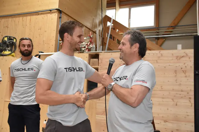 Schwiegersohn Daniel Neunhäuserer übernahm die Firmenleitung. Der junge Neustifter hat dafür nach seinem Studium extra den Meistertitel nachgemacht. | Foto: Kainz