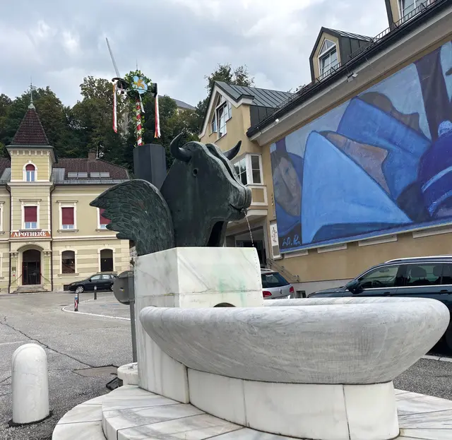 Den Freyungsbrunnen hat Künstlerin Kiki Kogelnik für Bleiburg geschaffen. | Foto: MeinBezirk.at