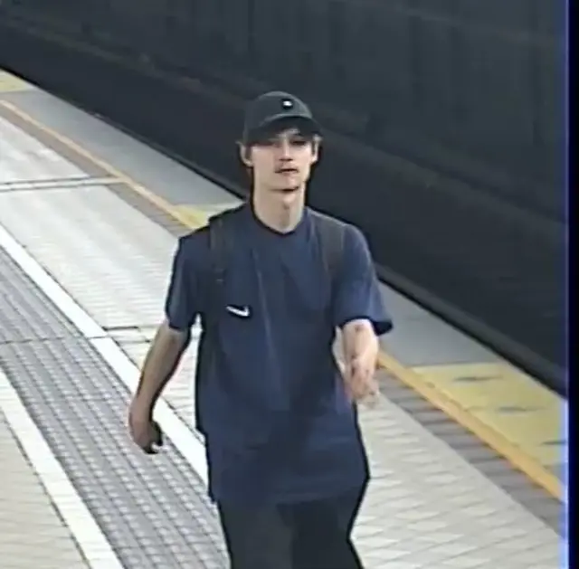 Kennst du diesen Mann? Dann ruf die Polizei! | Foto: LPD Wien