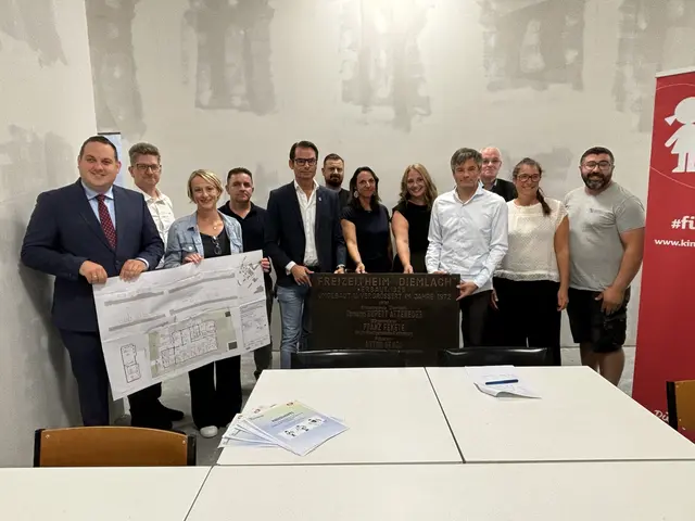 Pressekonferenz zur Spatenstichfeier: Der Umbau ist bereits im Laufen, eröffnet werden soll die Einrichtung im November. | Foto: Angelika Kern