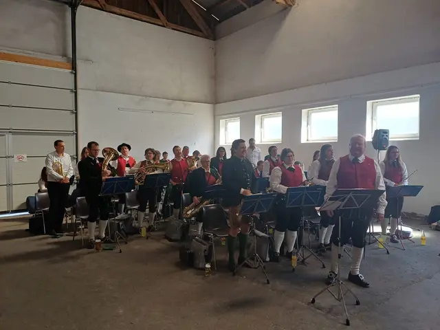 Für den musikalischen Auftakt sorgte die Trachtenkapelle Kaumberg unter der Leitung von Kapellmeister Hubert Pfeiffer. | Foto: JMK Pernegg