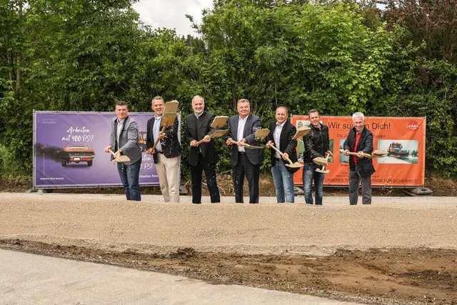 Nach Jahren oftmals heftiger Diskussionen über die Gerersdorfer Landesstraße im Gemeindegebiet von Kematen an der Krems erfolgte am 23. Mai 2025 der Startschuss zur umfangreichen Sanierung. Nun wird die sanierte Straße wieder fürden Verkehr freigegeben. | Foto: Land OÖ/Tina Gerstmair