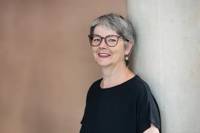 Susanne Gurschler gibt MeinBezirk spannende Einblicke in die Neuauflage ihres Buches. | Foto: Birgit Köll