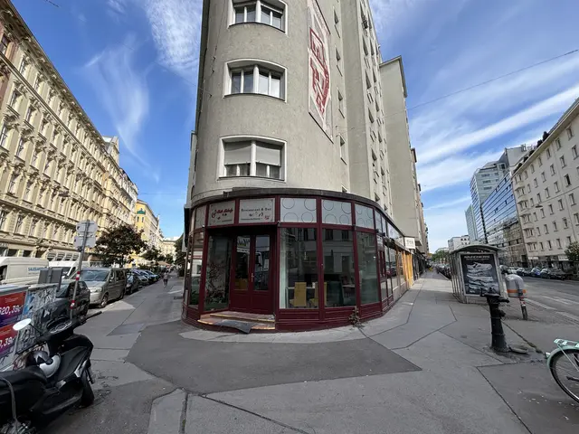 Das Lokal an der Ecke Schleifmühlgasse/Operngasse wird wieder öffnen – mit anderer Speisekarte. | Foto: Nathanael Peterlini/MeinBezirk