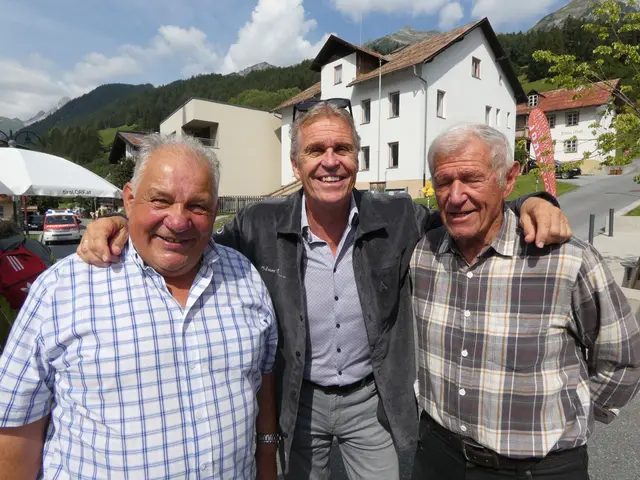 TVB-Direktor Martin Ebster (mi) mit Hermann Siess (li) aus Strengen und Heinrich Lampacher aus Pettneu. 