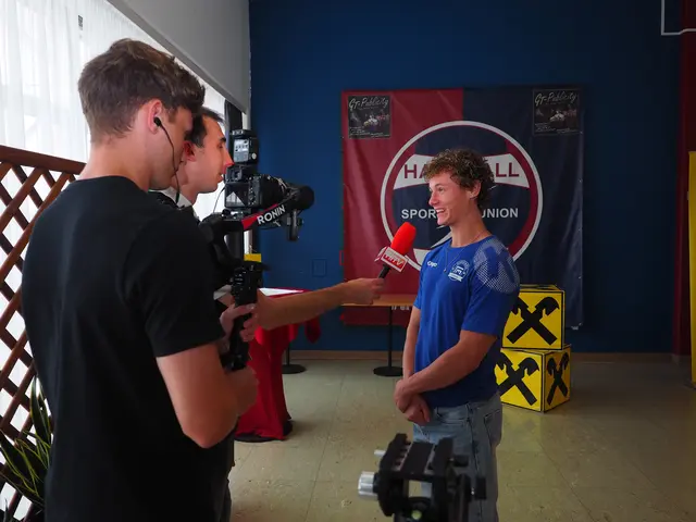 Kapitän Marian Schweiger im Interview mit Hiway-TV | Foto: Gaube