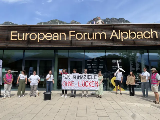 Am Mittwoch, 27. August, wurde bereits vor dem Forum Alpbach demonstriert. | Foto: Fridays for Future