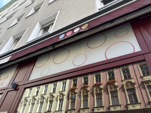 Nur noch die Markise erinnert an das alte Lokal. | Foto: Nathanael Peterlini/MeinBezirk