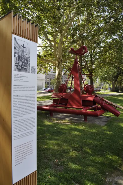 Das Denkmal zu Wolfgang Tschernutter liegt Susanne Gurschler besonders am Herzen.  | Foto: Susanne Gurschler
