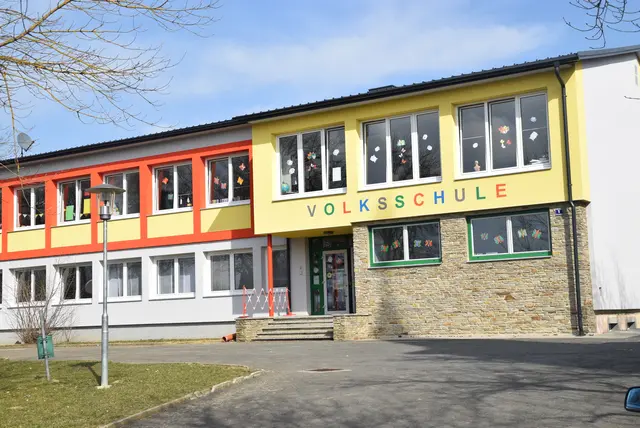 Die Volksschule Deutsch Tschantschendorf wird ab diesem Schuljahr von der Güssinger Direktorin Sabine Unger mitgeleitet. | Foto: Martin Wurglits