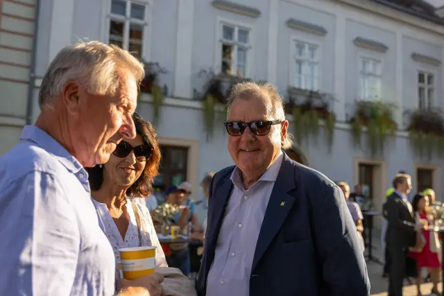 ÖVP-Landtagsabgeordneter Stadtrat Franz Dinhobl hatte ein Ohr für die Sorgen der Menschen. | Foto: Tobias Hübl